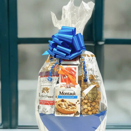 Family Classic Snack Gift Basket