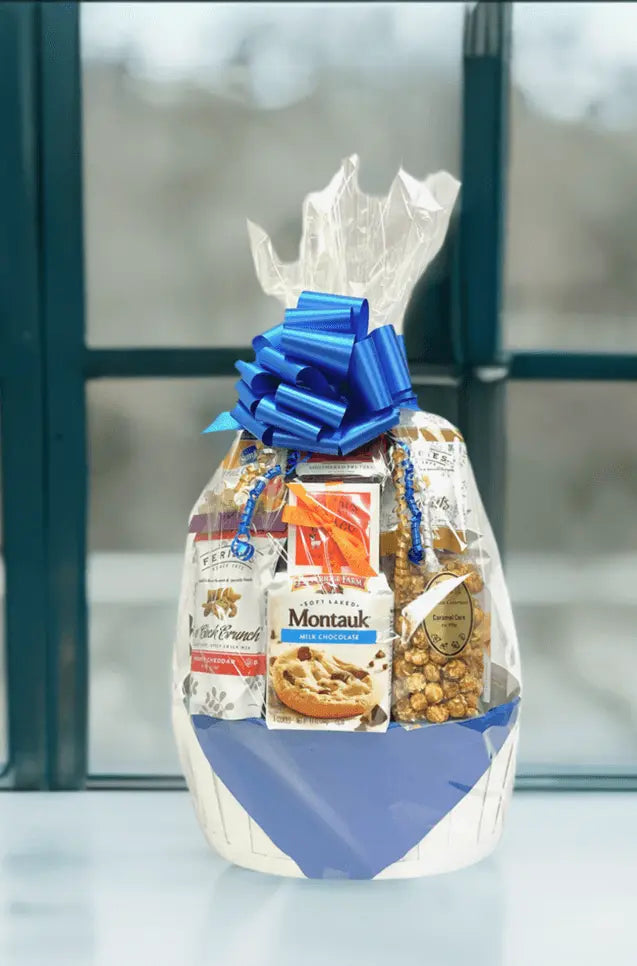 Family Classic Snack Gift Basket
