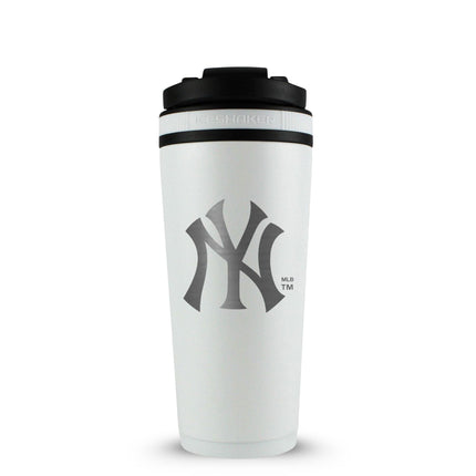Officially Licensed New York Yankees 26oz Ice Shaker
