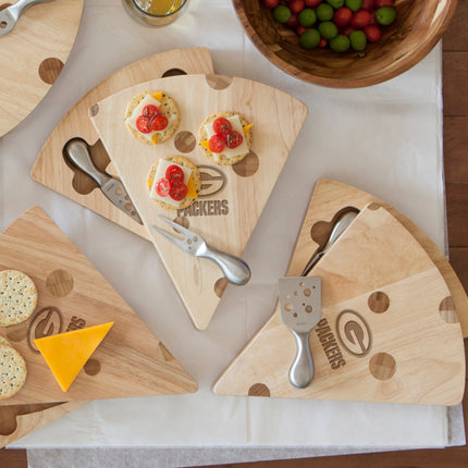 Green Bay Packers - Swiss Cheese Cutting Board & Tools Set