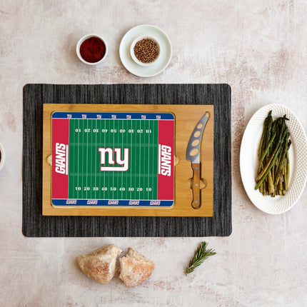 New York Giants Football Field - Icon Glass Top Cutting Board & Knife Set