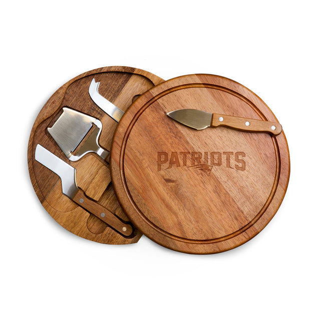 New England Patriots - Acacia Circo Cheese Cutting Board & Tools Set