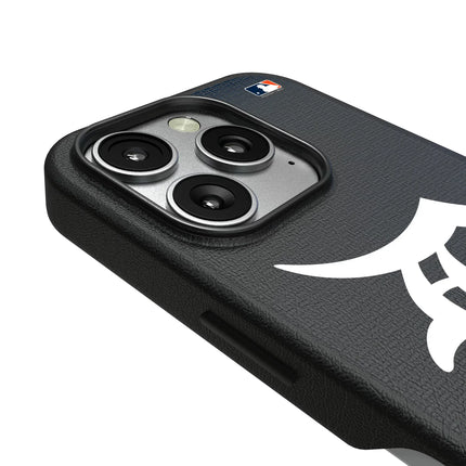 Detroit Tigers Linen MagSafe Compatible Phone Case for Apple iPhone