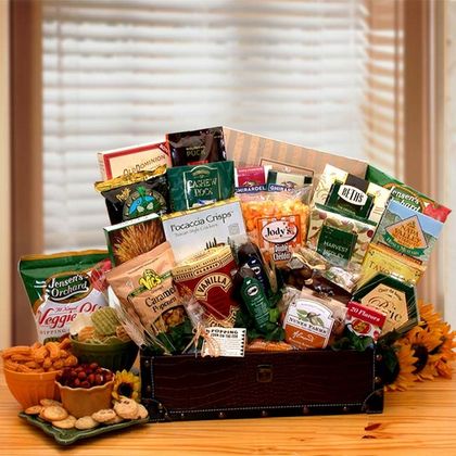 Gourmet Snacking Favorites Chest