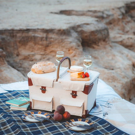 Pioneer Picnic Basket