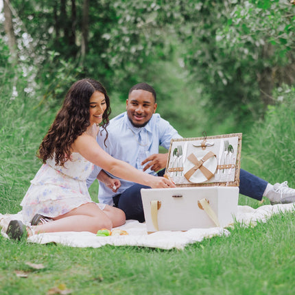 Lemongrove Picnic Basket for 2