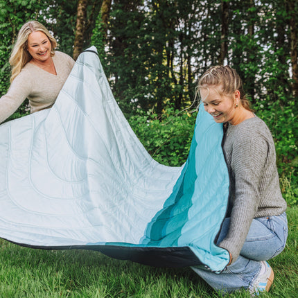 Aura Outdoor Puffer Blanket