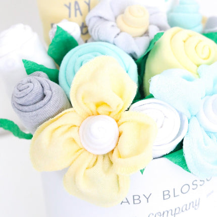 Neutral Hatbox Bouquet - Deluxe