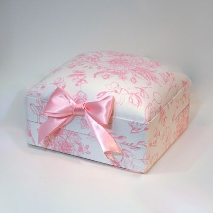 Personalized Jewelry Box - Beary Blossoms Toile