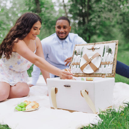 Lemongrove Picnic Basket for 2