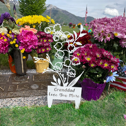Flower Bouquet Stake - Metal Cutout Memorial Stake for Loved Ones