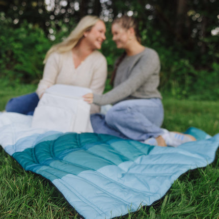Aura Outdoor Puffer Blanket
