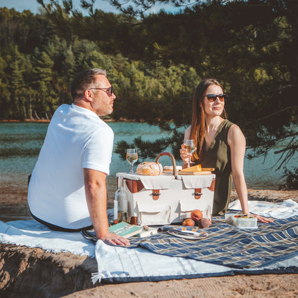 Pioneer Picnic Basket